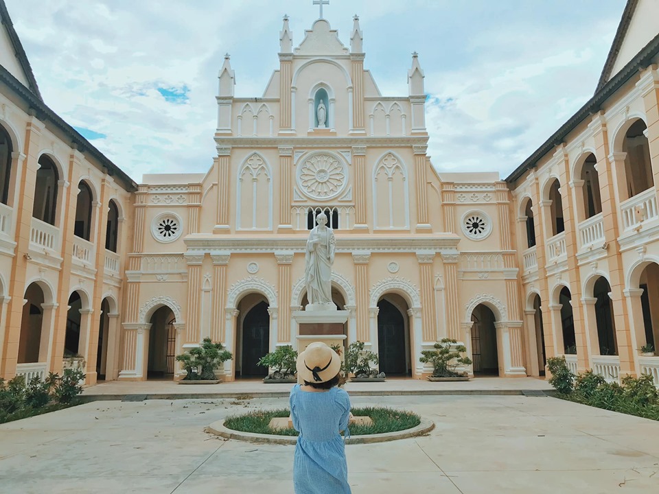 Du lịch Bình Định đừng quên Tiểu chủng viện Làng Sông