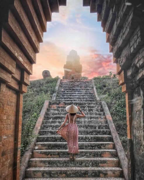 Kinh nghiệm du lịch Quy Nhơn check in tháp Bánh Ít